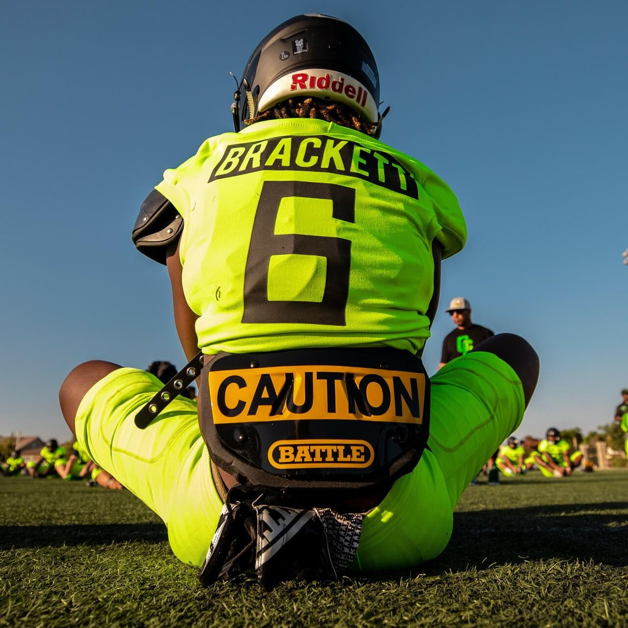 battle-defender-caution-football-back-plate-adult-schaum image 2