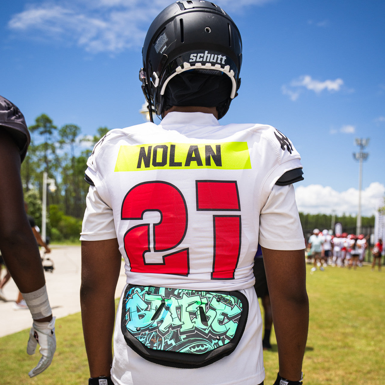 battle-defender-graffiti-back-plate-football-blau-gr-n image 3